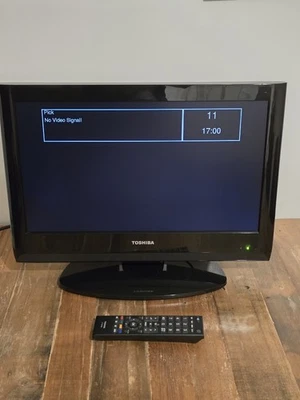 Toshiba 19AV615DB 19" HD LCD TV with Remote - Image 1 of 4
