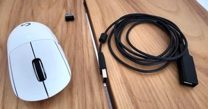Logitech - PRO X SUPERLIGHT Lightweight Wireless Optical Gaming Mouse - Bild 1 von 10