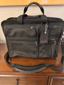 TUMI Rozszerzalny organizer Laptop Teczka Torba 26041D4 Balistyczny Nylon 10 - Zdjęcie 1 z 13