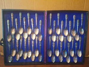 Vintage William Rogers 36 Presidents Commemorative Spoons Collection With CASE - Picture 1 of 15
