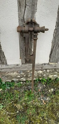 Ancien Etau De Forgerons Fer Forgé - Photo 1/4