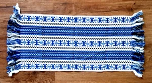 VTG Woven Table Runner Blue White Flower Embroidery 14" x 34" Winter Summer - Picture 1 of 9