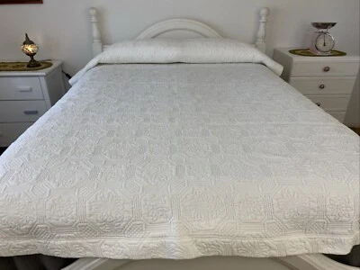 Vintage Rapee Ivory / Off White Textured Single / Double Bedspread 255cm x 180cm - Image 1 of 4