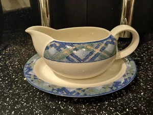 ROYAL DOULTON GLEN ORA GRAVY BOAT AND STAND - Picture 1 of 2