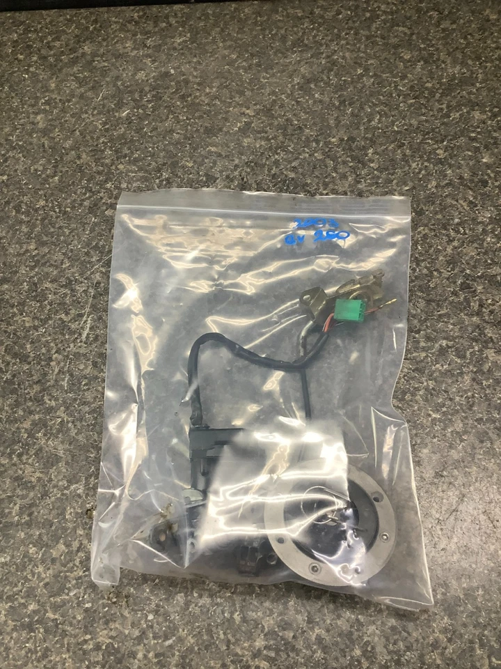 Замок зажигания и ключ 03 Hysosung 250 GV250 16C - Изображение 1 из 2