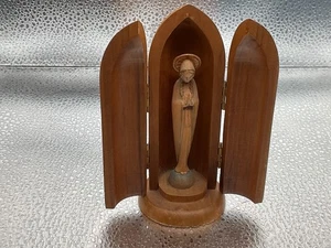 VTG Hand Carved Black Forest Wood Travel Shrine - VIRGIN MARY - Germany 5" - Picture 1 of 6