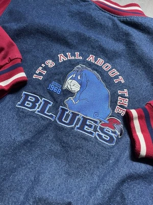 Chaqueta Bomber Vintage Años 90 Disney Store Eeyore It’s All About The Blues Talla XXL Foto 1 de 4