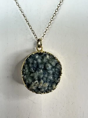 Collar Minimalista Negro Brillante Druzy En Tono Dorado Bisel Tono Dorado Foto 1 de 4