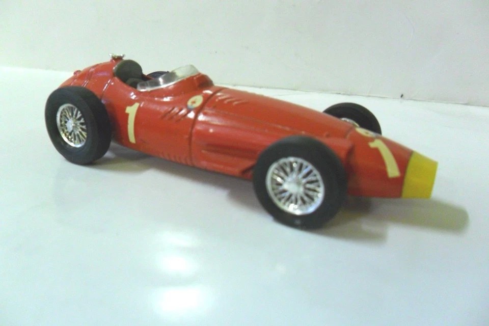 BRUMM 1:43 AUTO DIE CAST CAR MASERATI 250F G.P. GERMANIA 1957 FANGIO #1 ART R092 - Immagine 1 di 1