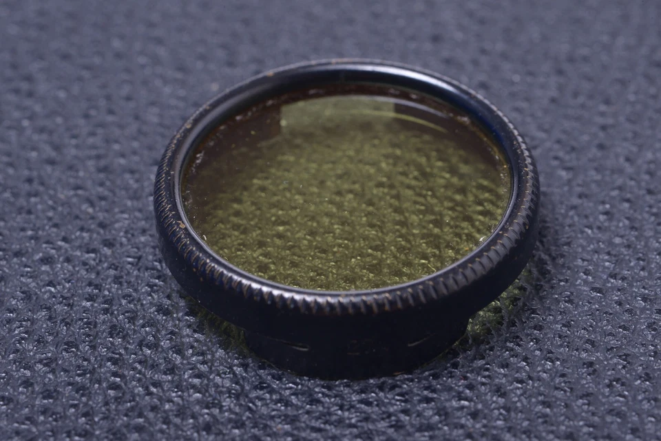 ✅ UNBRANDED YELLOW 27MM FILTER ANTIQUE LENS OR CAMERA PUSH ON 14-2 - Image 1 of 2