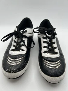 Vizari soccer cleats Boys Size 2.5 Black And White - Picture 1 of 7