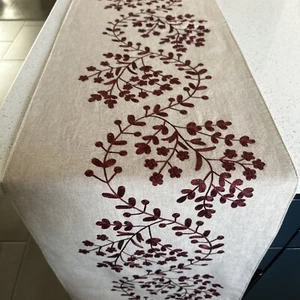 EnVogue 100% cotton Table Runner White with Blue Floral 14 X 70" - Picture 1 of 7