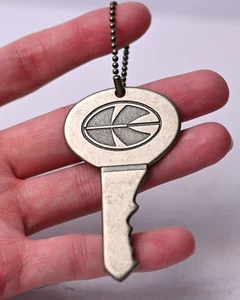 Adidas Keyshawn Johnson Metal Key Keychain - Picture 1 of 7