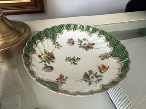 Antiguo plato de porcelana/porcelana acanalada Dresden baratija 15 cm c. 1880-1900 - Imagen 1 de 4