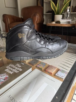 Talla 11.5 - Air Jordan 10 Retro NYC Cuero Negro Foto 1 de 4