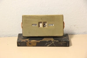 CALENDARIO PERPETUO VINTAGE DA APPOGGIO CON BASE IN MARMO PICCOLI DIFETTI - Foto 1 di 7