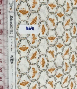 Seasons & Spice Bee Wreath Art Gallery Cotton Quilt Fabric By The Half Yard - Picture 1 of 2