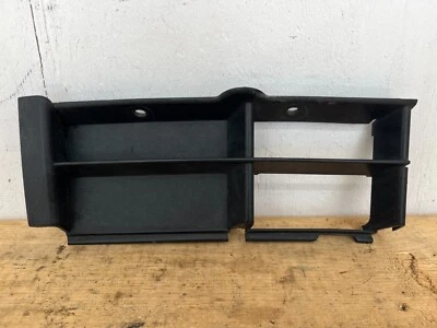 01-03 BMW E39 BMW 525i 530i 540i РЕШЕТКА НИЖНЕГО ПРАВОГО БАМПЕРА 8235640 OEM - Изображение 1 из 4