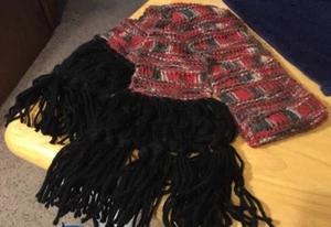 Handgestrickter bunter Drop Stitch Schal mit schwarzen Fransen - Bild 1 von 3