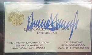  DONALD TRUMP  |  SIGNED  |  AUTOGRAPHED BUSINESS CARD  |  US PRESIDENT  29 - Picture 1 of 1
