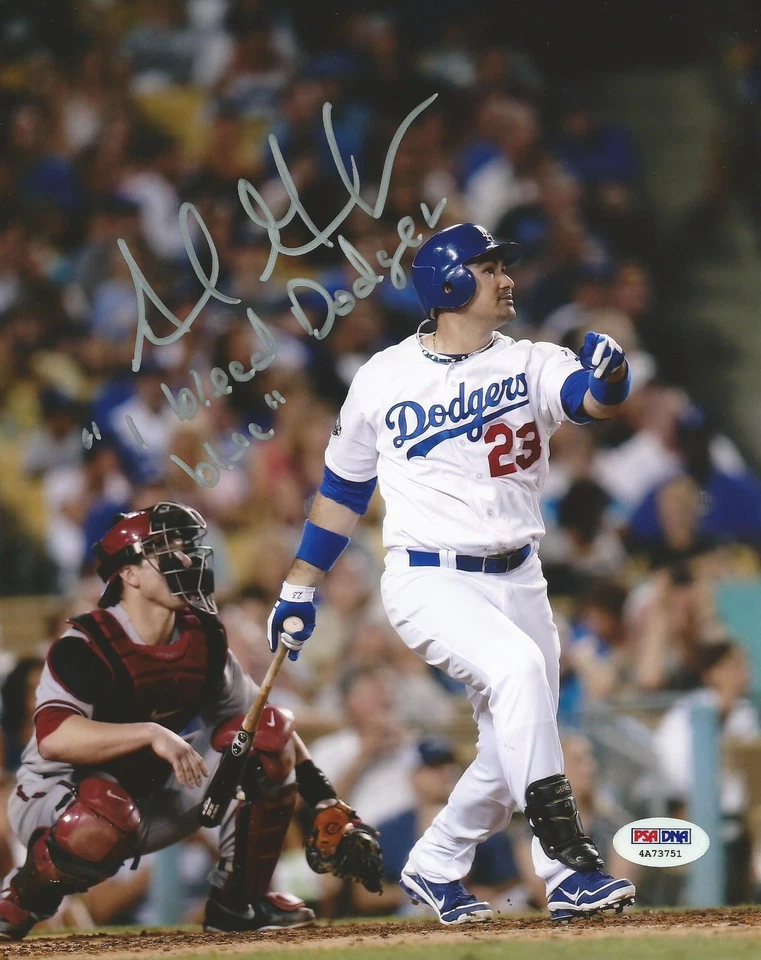 Бейсбольная фотография с автографом Адриана Гонсалеса «I Bleed Dodger Blue» 8x10 с сертификатом подлинности PSA/DNA - Изображение 1 из 4