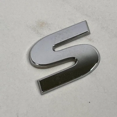 2009-2014 Volkswagen Routan SE эмблема буква 'S' задний задний борт B3207 хром - Изображение 1 из 4
