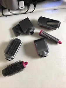 Dyson Airwrap Aufsätze nur 6 Stück - Bild 1 von 2