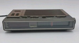 Radio sveglia digitale vintage 1984 Sears Roebuck SR2000 plug-in modello 564 - Foto 1 di 11