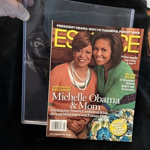MAY 2009 ESSENCE MAGAZINE - MICHELLE OBAMA & mother In A Plastic Case - Imagen 1 de 4