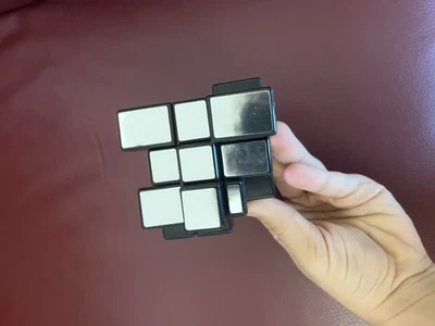 cubo di rubik - Immagine 1 di 3