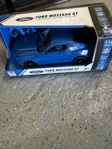 WORLD TECH TOYS 1/14 Ford Shelby Mustang GT500 Blue White 2.4 GHZ NIB - Picture 1 of 13