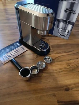 DeLonghi Dedica Style Siebträgermaschine Espressomaschine - Bild 1 von 4