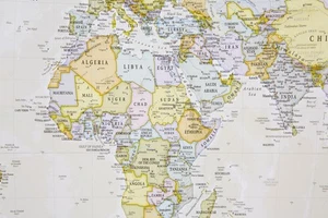 Maps International World political classic wallmap laminated (Map) (UK IMPORT) - Picture 1 of 1