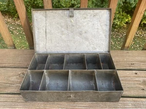 ANTIGUA Bandeja de Dinero de Metal Caja de Efectivo 9 Compartimentos Hecha a Mano ¡IMPRESIONANTE ASPECTO! - Imagen 1 de 12