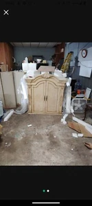 Yuan Tai China Cabinet - Picture 1 of 2