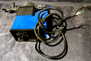 Pulsafeeder Pulsatron Series C Diaphragm Metering Pump 230V LC04SR-VVC1-F40 - Picture 1 of 5
