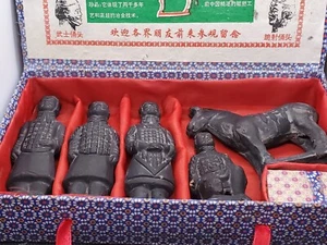 Statuette da collezione guerriero in terracotta dinastia Qin. Tutti i pezzi inclusi. - Foto 1 di 20