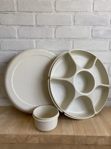 Vintage Tupperware Appetizer Tray With Lid. Veggie And Chips And Dip Tray To Go - Picture 1 of 11