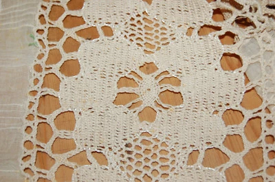 ANCIEN DESSUS DE LIT / TABLE / CROCHET - FAIT MAIN - 210 cm / 200 cm - Photo 1/4