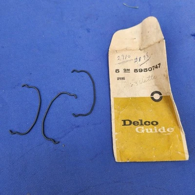 Nuevo de Lote Antiguo GM 1960-64 Chevrolet Corvette Corvair Señal de Giro Resorte de Tensión # 5950747  Foto 1 de 2