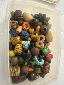 Large Lot Of Jewelry Beads For Macrame Wood, Plastic Tiki Vintage - Picture 1 of 11