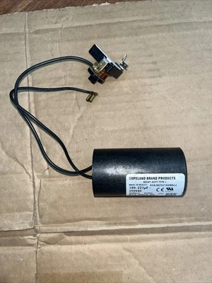 CONDENSADOR ARRANQUE COPELAND 014-0053-25 189 334-60411-17 040-0150-64 Foto 1 de 4