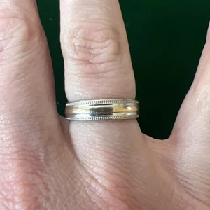 9ct Yellow And White Gold wedding band - size P. 4.9g - Picture 1 of 6