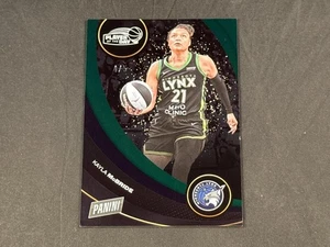 2025 PANINI WNBA GIOCATORE DEL GIORNO KAYLA MCBRIDE #18 GREEN PARALLEL 4/5 LYNX - Foto 1 di 2