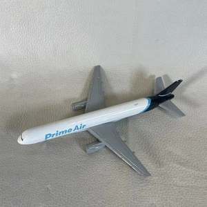 Amazon Custom Boeing (ground Version) 6" Model Airplane - Picture 1 of 9