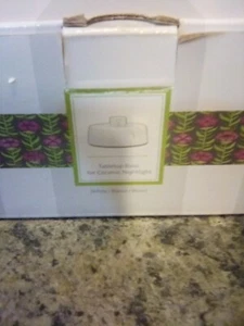 Scentsy Tabletop Base White For Ceramic Plug-in Nightlight Warmer with Bulb NEW - Picture 1 of 2