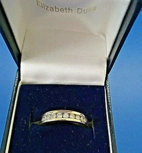 DIAMOND RING 9ct YELLOW GOLD - Picture 1 of 3