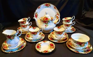 Royal Albert "Old Country Roses" 23 piece Vintage Teaset 1st Quality Eng - Picture 1 of 16