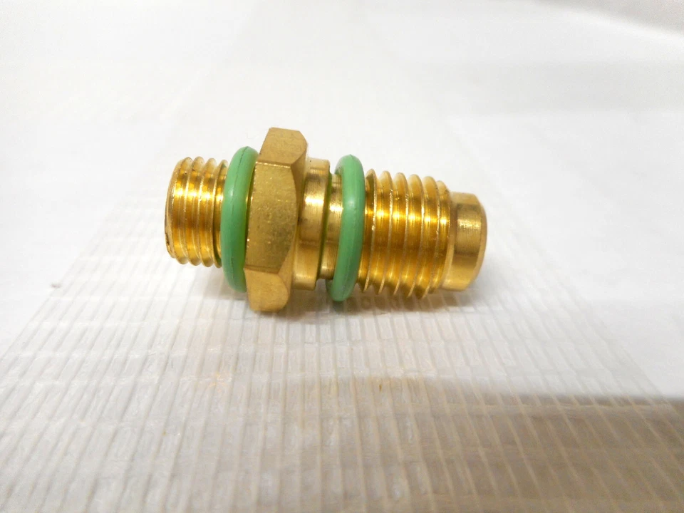 A/C SWITCH ADAPTER FITTING 3/8-24 MOR X 7/16"-20 MALE SWITCH W/ SCHRADER MT1340 - Image 1 of 1