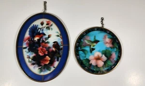 LOT OF 2 VINTAGE BIRD STAINED GLASS SUN CATCHERS BIRD DESIGN - Picture 1 of 9